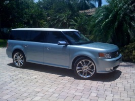 2009 Ford Flex with OEM Ford Edge Sport wheels