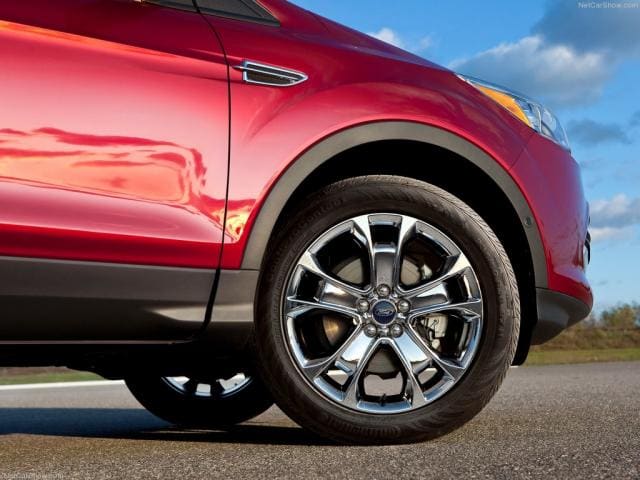 2015 Ford Escape with 18x8 OEM Ford Escape SE optional wheels