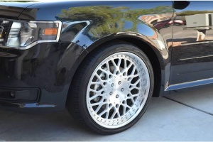 2014 Ford Flex with 22x9 wheels