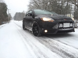 2013 Ford Focus ST with 17x7.5 Drag DR33 wheels