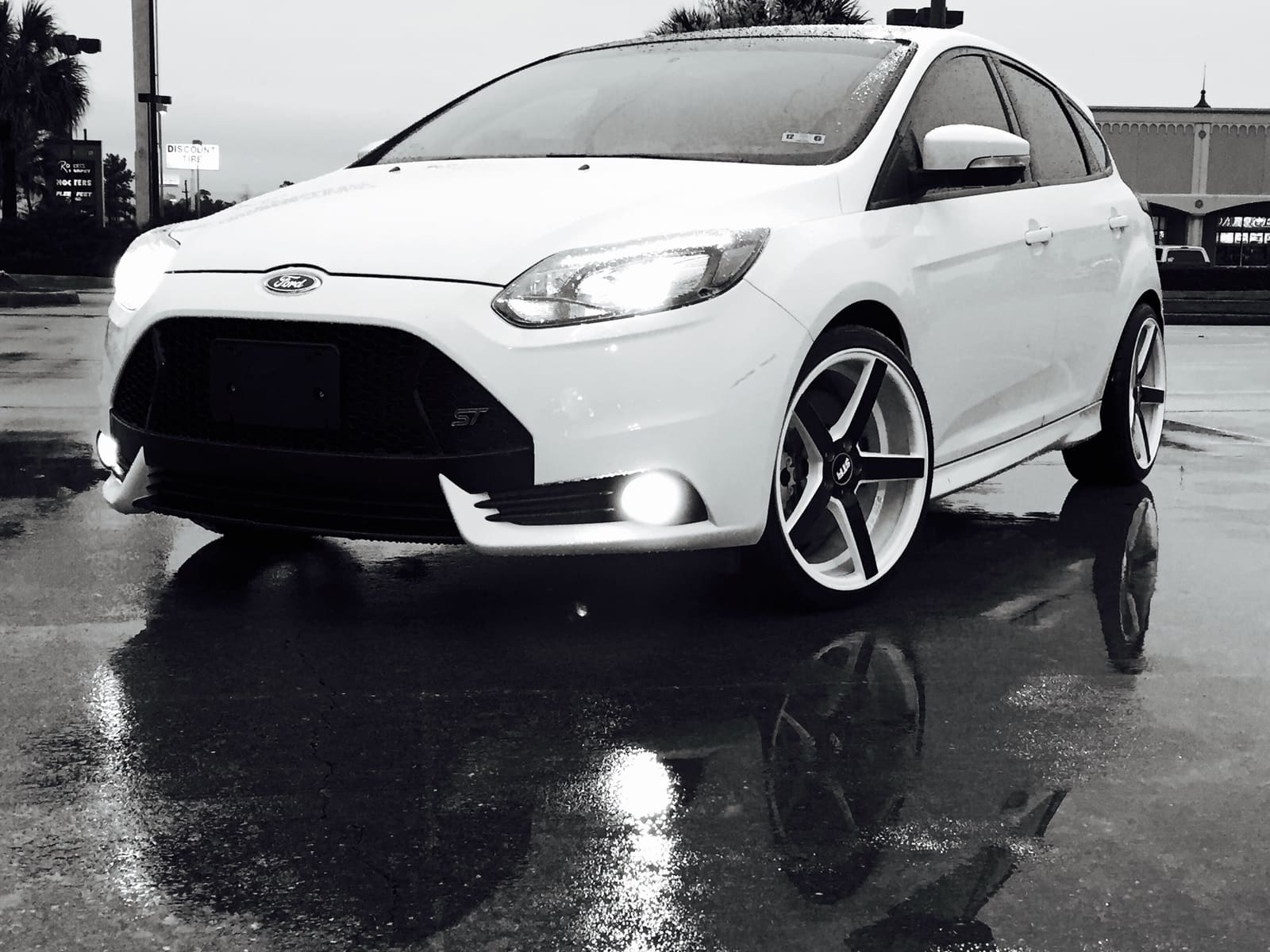 2014 Ford Focus ST with 19x8.5 STR wheels