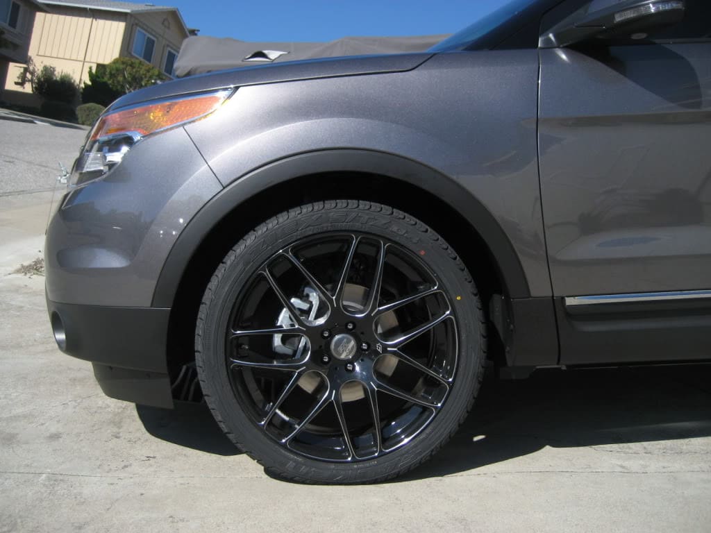 2013 Ford Explorer with Falken RT-7M wheels