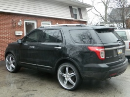 2012 Ford Explorer with Forte wheels