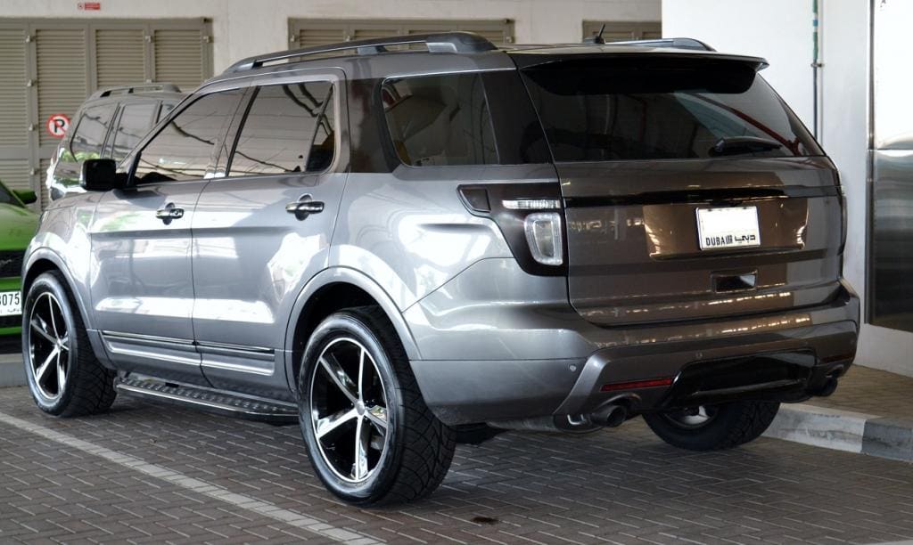 2012 Ford Explorer with 20x9 wheels