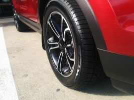 2014 Ford Explorer with OEM Ford wheels