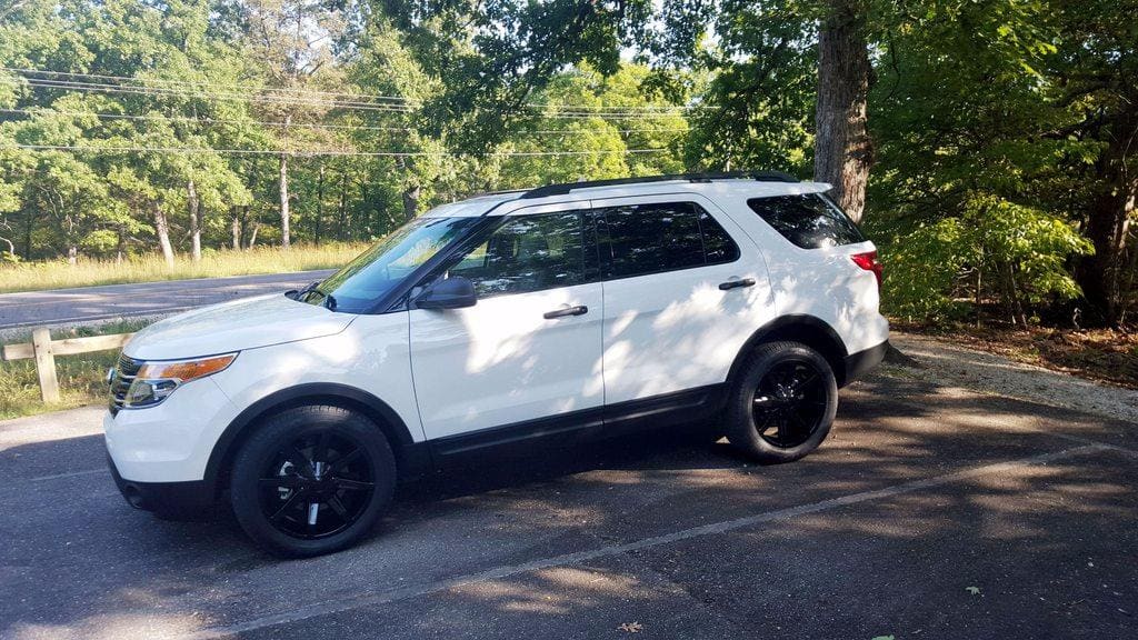 2013 Ford Explorer with KMC Slides wheels