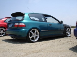1995 Honda Civic with 18x7 ADR Cypher wheels