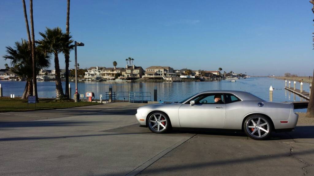 2010 Dodge Challenger with DUB 1one wheels