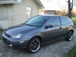 2004 Ford Focus with Velox VX-6R wheels