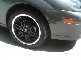 2005 Ford Focus with 17x7 Motegi DP12 wheels