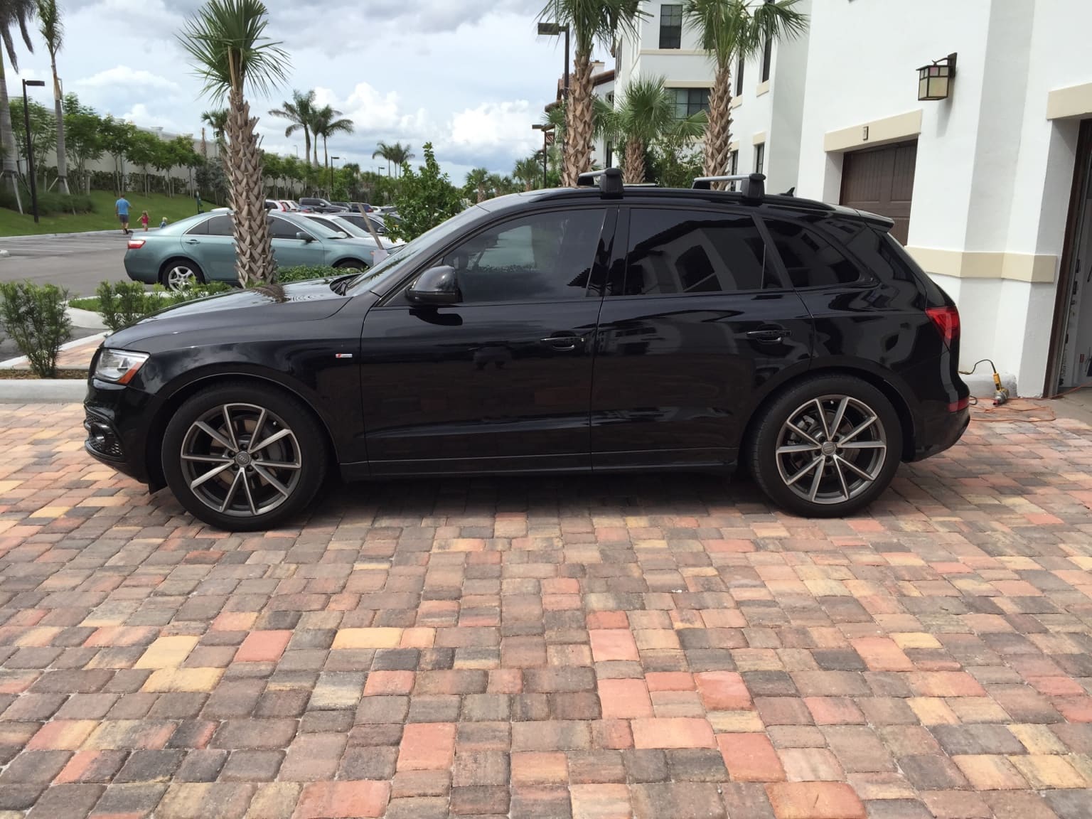 2015 Audi Q5 with 22x10.5 Vossen VFS1 wheels