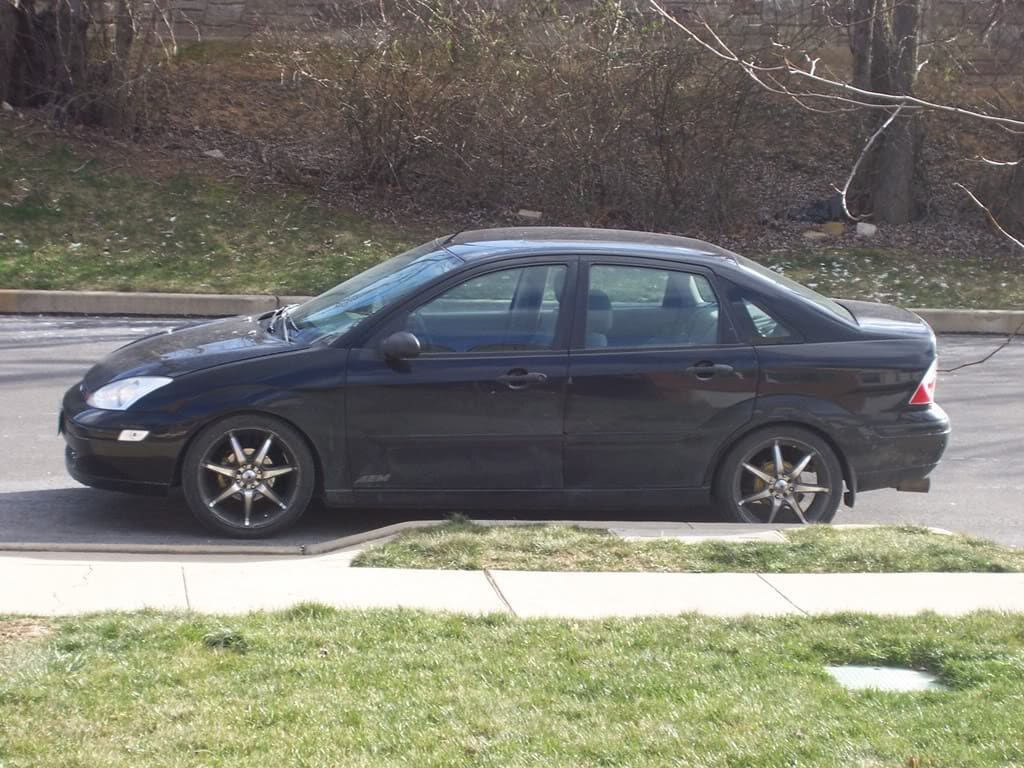 2004 Ford Focus with Konig Trouble wheels