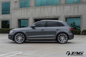 2016 Audi Q5 with 22x10.5 Vossen VFS1 wheels