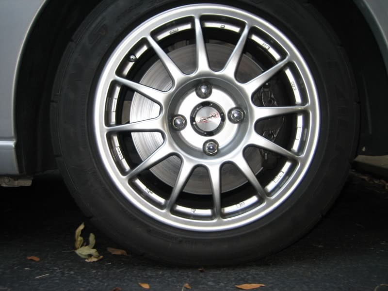 2006 Ford Focus with Team Dynamics PR-1 wheels