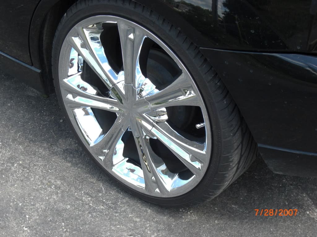 2004 Ford Focus with Kruz Loa wheels