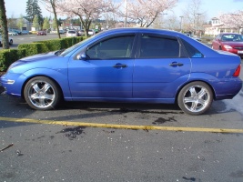 2006 Ford Focus with 17x7 Rox Tuning Sapphires wheels
