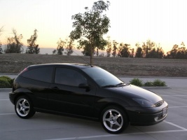 2005 Ford Focus with 17x7 Centerline Storm wheels