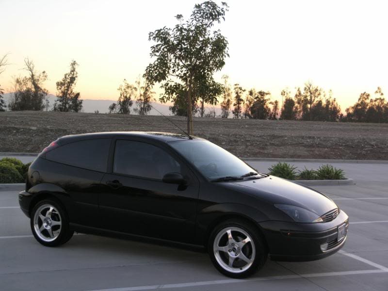 2005 Ford Focus with 17x7 Centerline Storm wheels