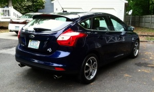 2012 Ford Focus with 17x7.5 Cruiser Alloys Vigor wheels