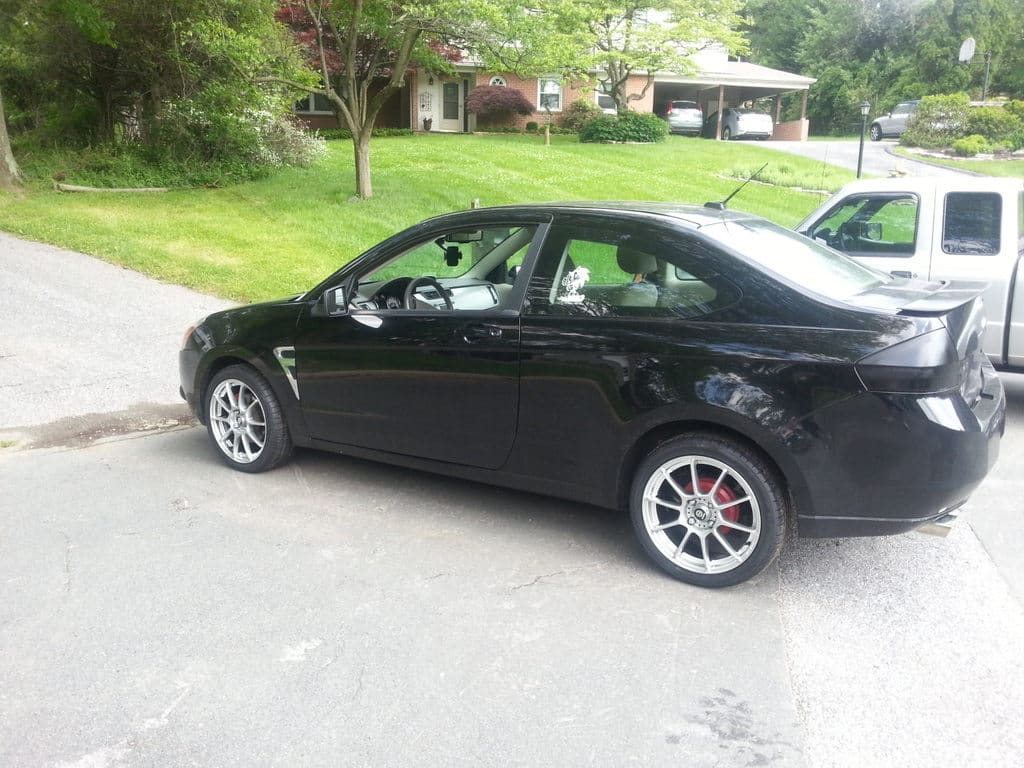 2010 Ford Focus with Sparco Asseta Gara wheels