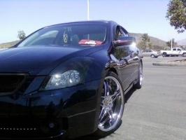 2009 Nissan Altima with 20x8.5 wheels