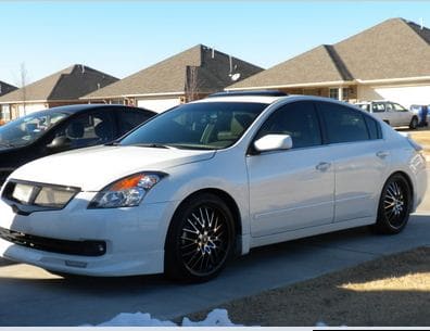 2009 Nissan Altima with Konig Lace wheels
