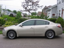2010 Nissan Altima with 18x8.5 Piaa Sport Mesh wheels