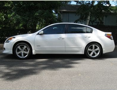2009 Nissan Altima with 18x8 wheels
