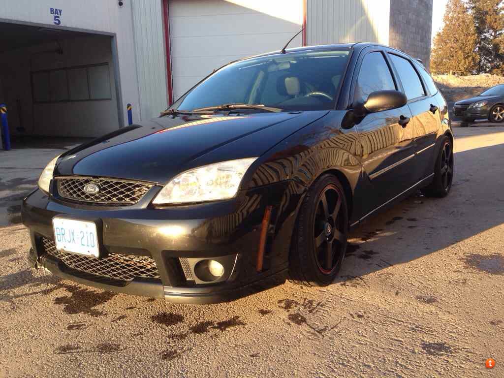 2006 Ford Focus with 17x7 Motegi MR116 wheels