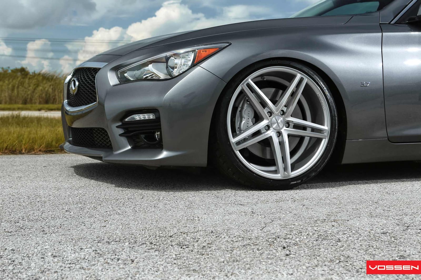 2014 Infiniti Q50 with 20x9 Vossen CV5 wheels