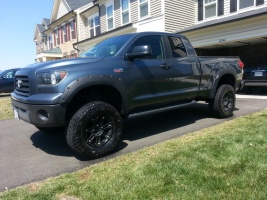 2011 Toyota Tundra with 18x9 Black Mamba M1 wheels