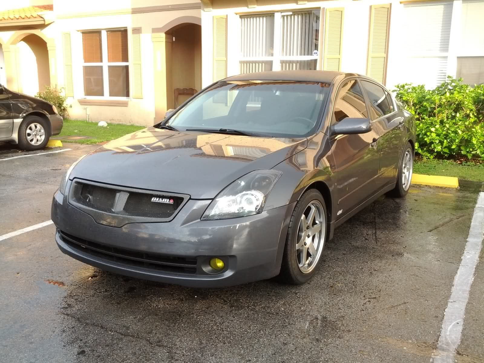 2011 Nissan Altima with 18x8.5 Varrstoen wheels