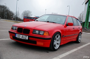 1995 BMW 323 with 17x8 Rial Salerno 5 spoke wheels