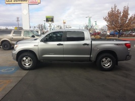 2012 Toyota Tundra with OEM Toyota wheels