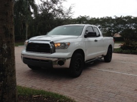 2014 Toyota Tundra with 18x9 MB 352 wheels