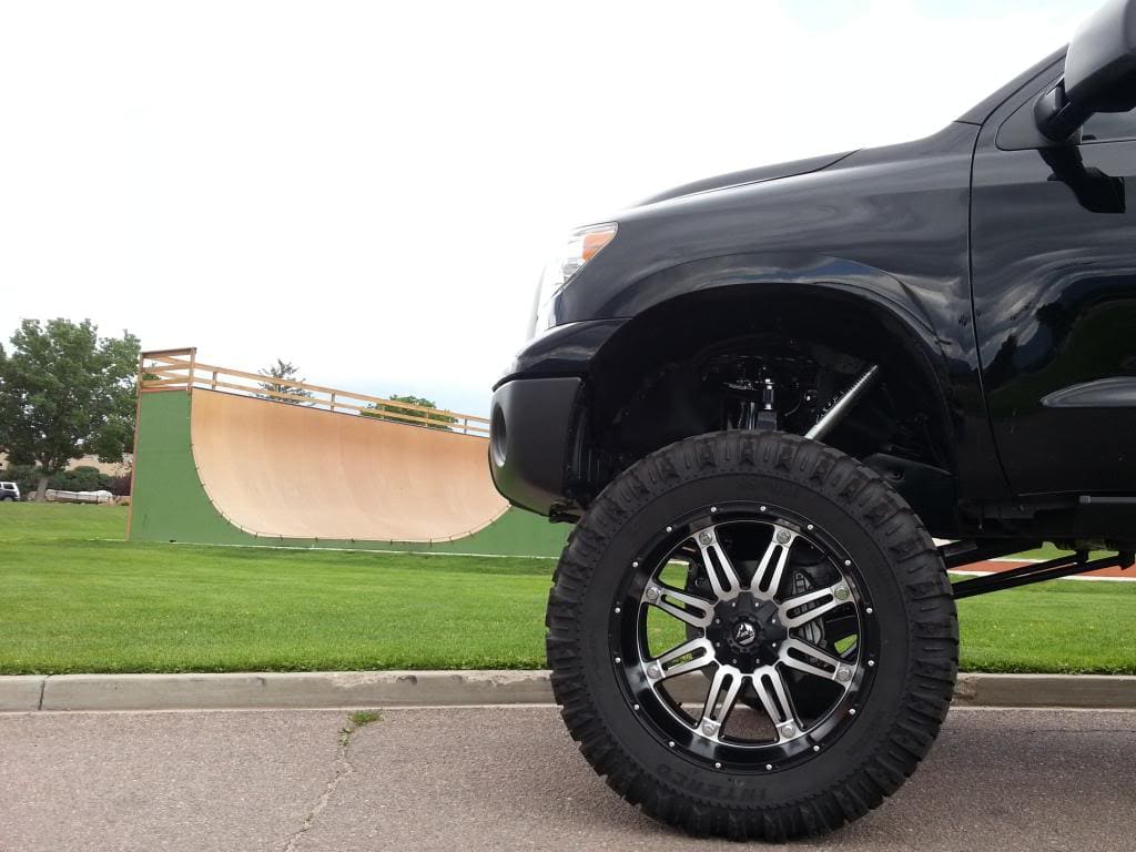2013 Toyota Tundra with 24x12 wheels