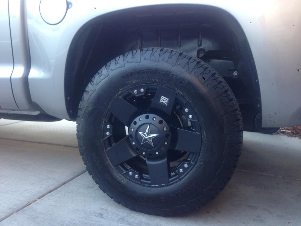 2014 Toyota Tundra with XD Rockstar wheels