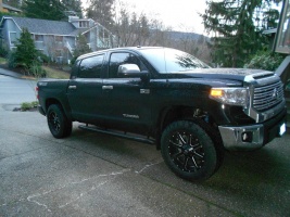 2015 Toyota Tundra with Fuel Mavericks wheels