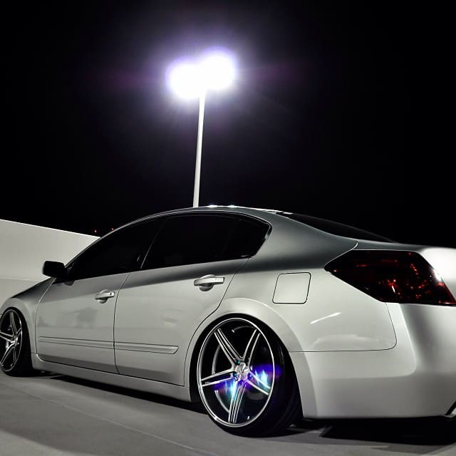 2012 Nissan Altima with 20x10.5 wheels