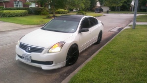 2008 Nissan Altima with OEM Infiniti G37 wheels