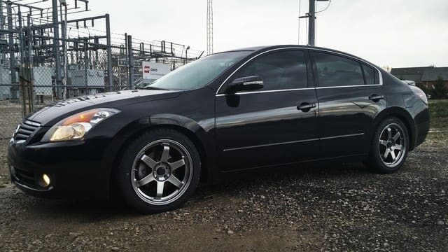 2008 Nissan Altima with 18x8 Avid.1 AV-06 wheels