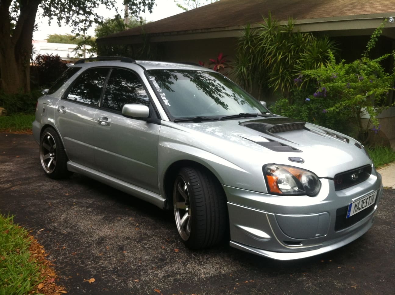2005 Subaru Impreza WRX with 18x9.5 Rota Grids wheels