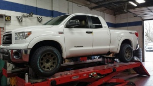 2015 Toyota Tundra with Method Roost wheels