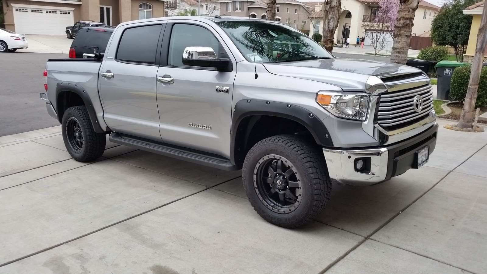 2014 Toyota Tundra with 20x9 Fuel Trophy wheels