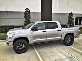 2015 Toyota Tundra with 20x9 Fuel Mavericks wheels