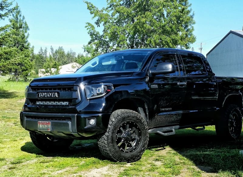 2015 Toyota Tundra with 18x9 MotoMetal 970 wheels