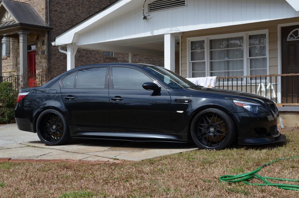 2010 BMW M5 with 20x9 DPE SC16 wheels