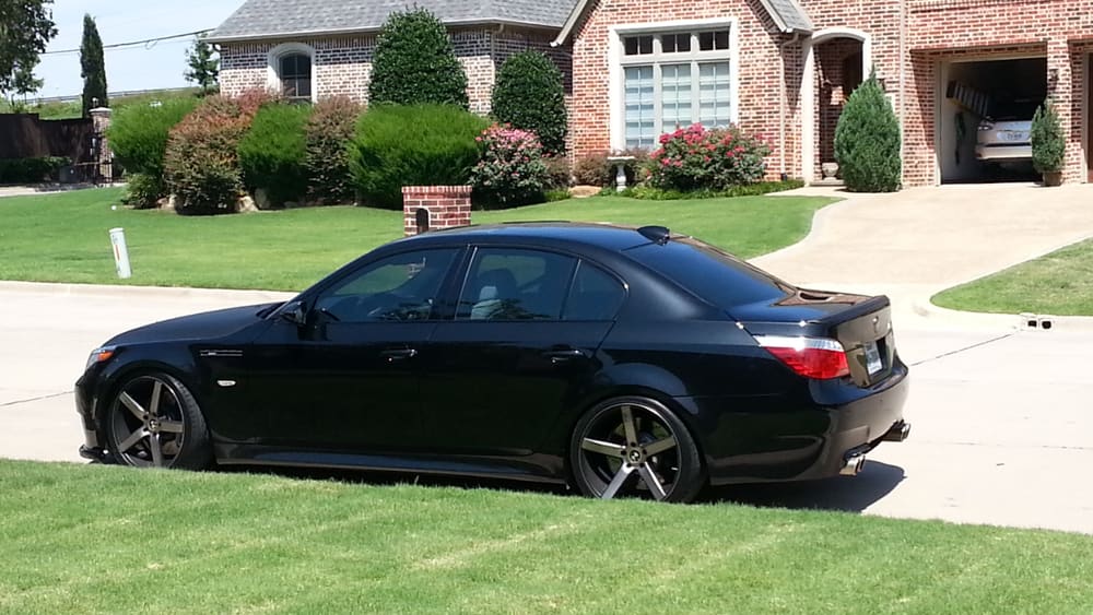 2010 BMW M5 with 20x8.5 Niche Milan M137 wheels