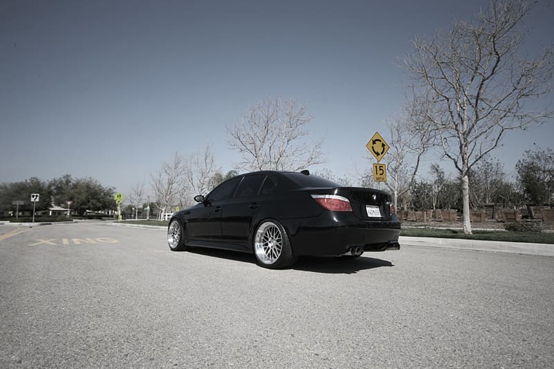 2010 BMW M5 with 20x10 Varrstoen wheels