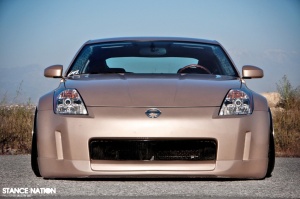 2004 Nissan 350Z with 18x10.5 VIP Modular VX110 wheels